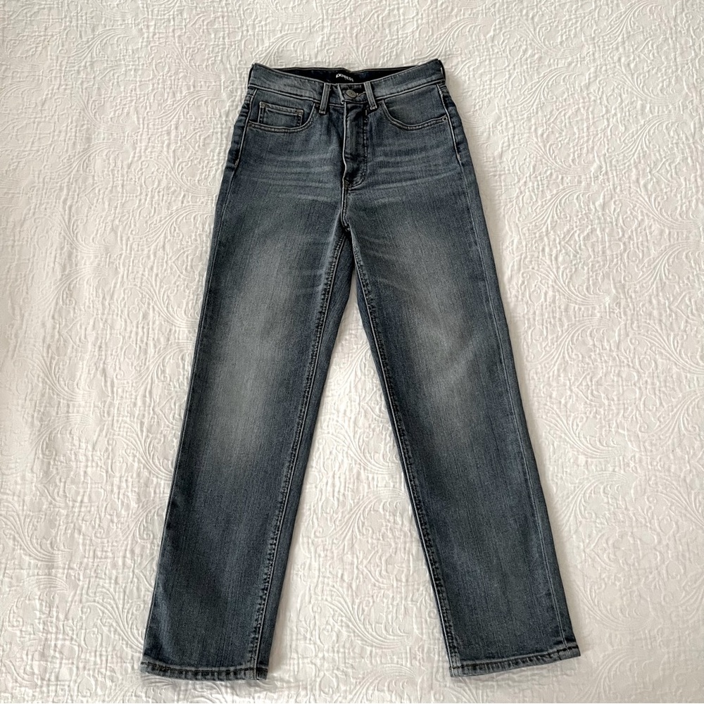 Express Super High Rise Mom Jeans Cropped | Size 00